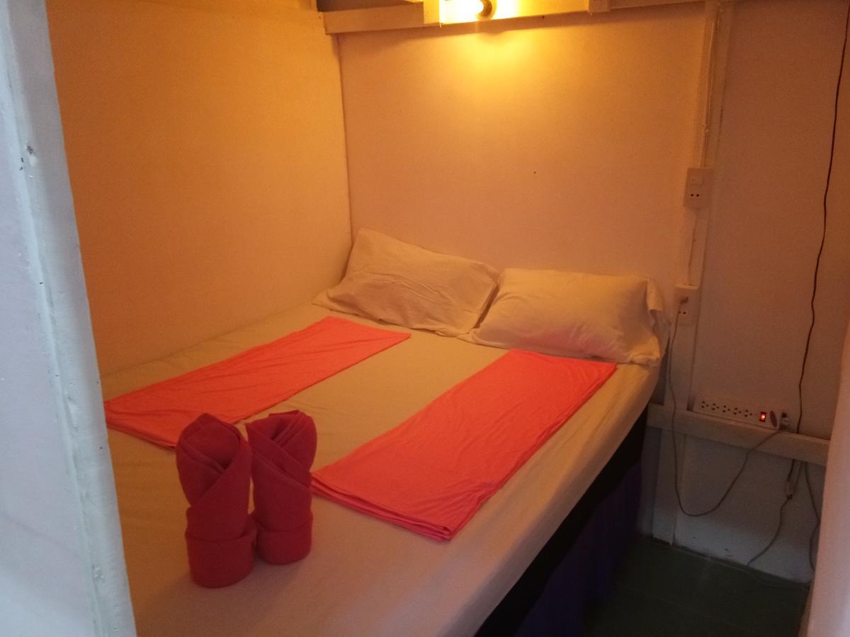 Wild & Wandering Backpacker Hostel & Bar Haad Rin Bilik gambar