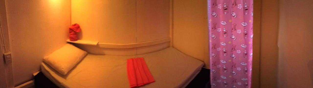 Wild & Wandering Backpacker Hostel & Bar Haad Rin Bilik gambar