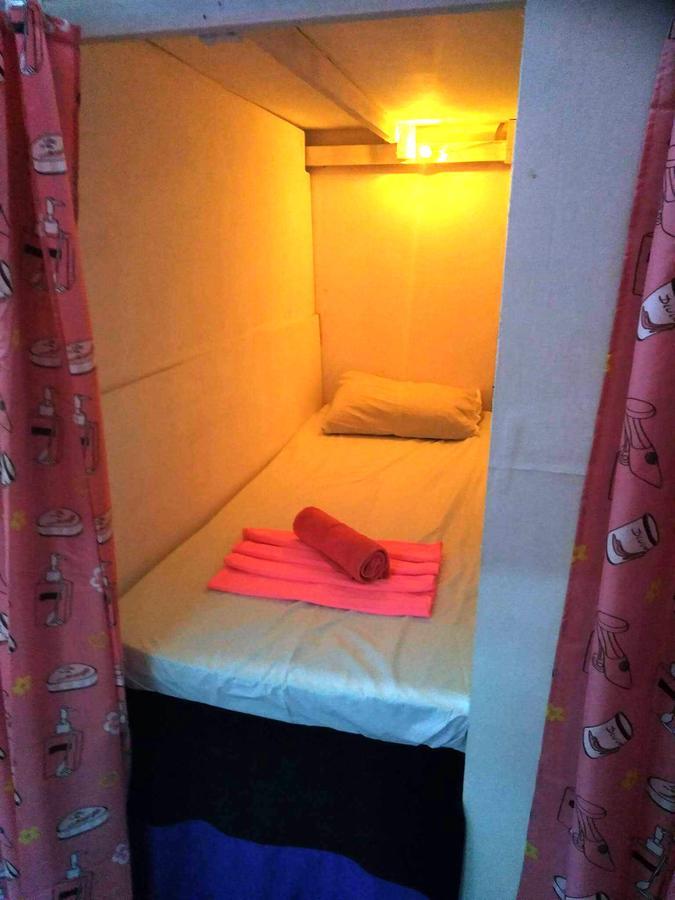 Wild & Wandering Backpacker Hostel & Bar Haad Rin Bilik gambar