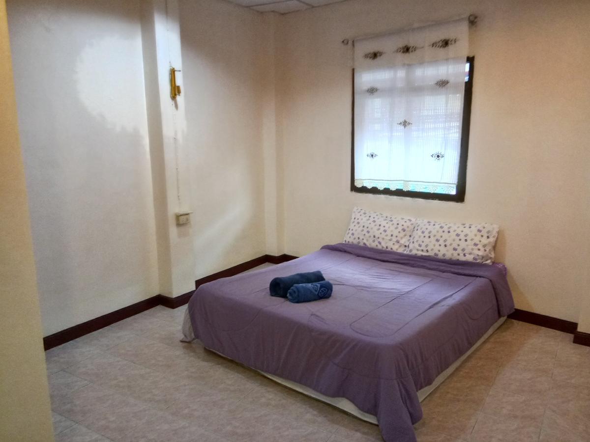 Wild & Wandering Backpacker Hostel & Bar Haad Rin Bilik gambar