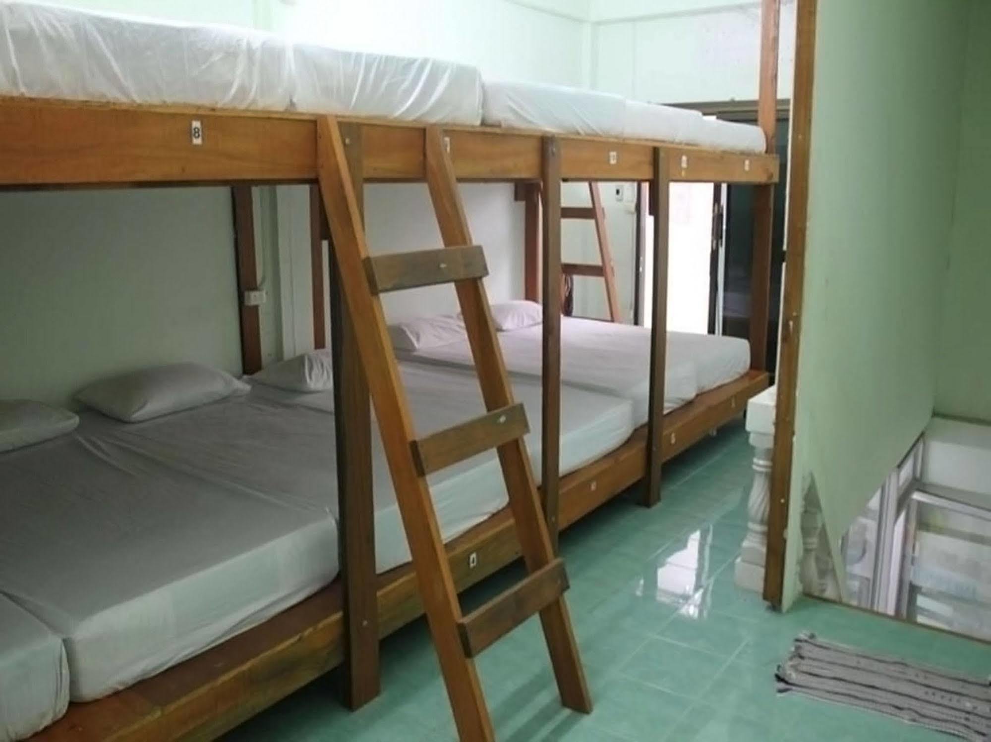 Wild & Wandering Backpacker Hostel & Bar Haad Rin Luaran gambar