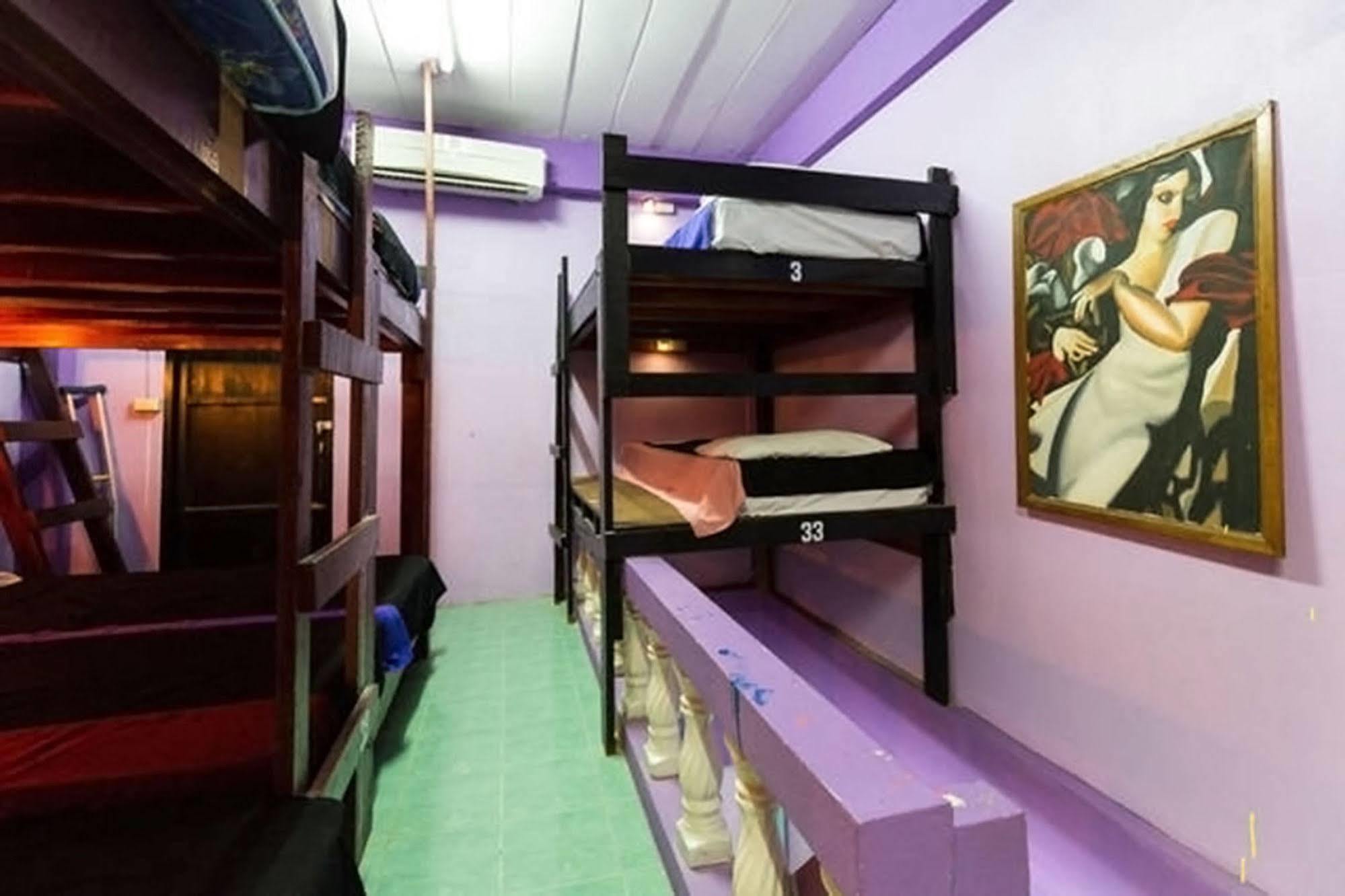 Wild & Wandering Backpacker Hostel & Bar Haad Rin Luaran gambar