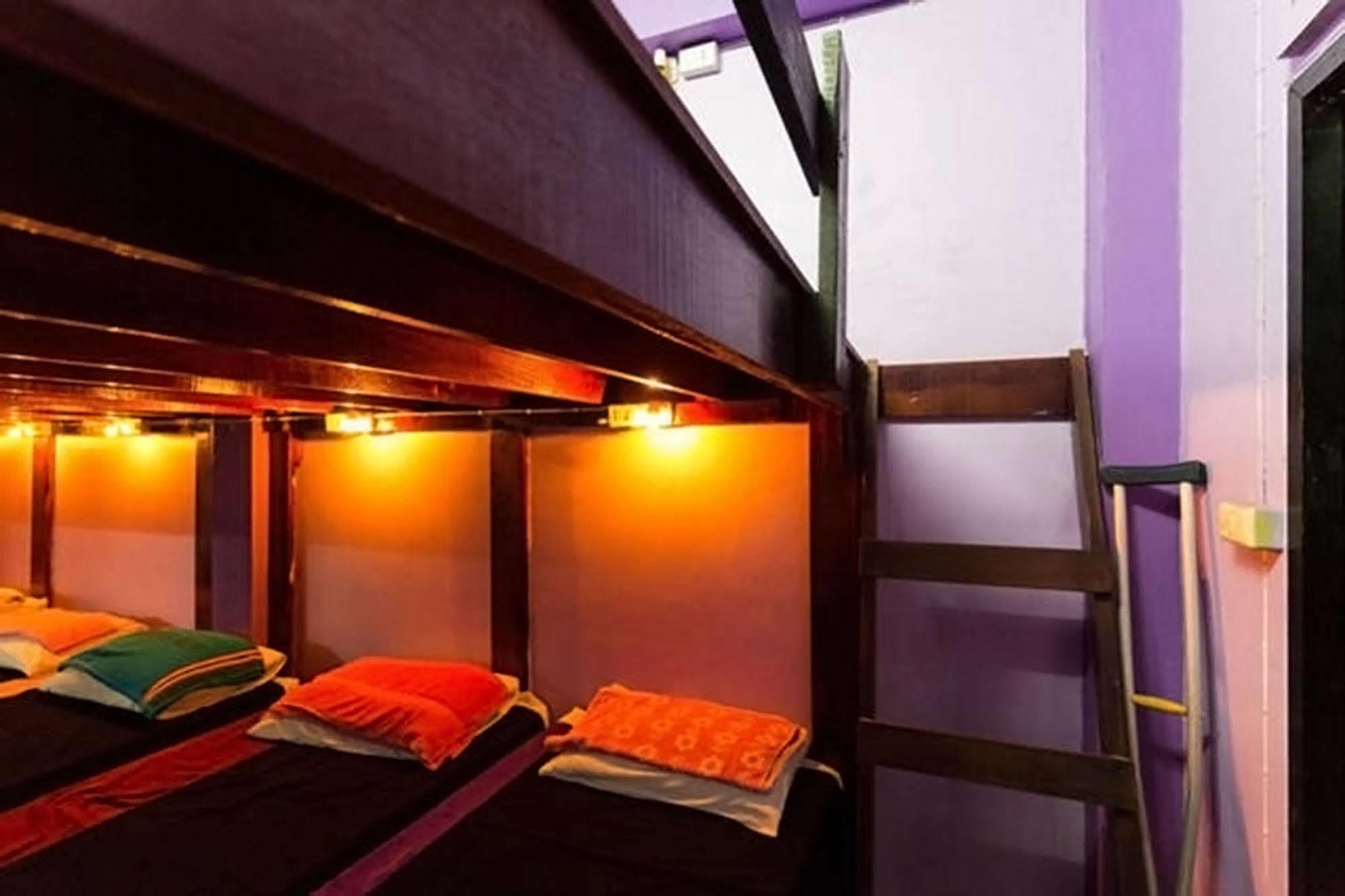 Wild & Wandering Backpacker Hostel & Bar Haad Rin Luaran gambar