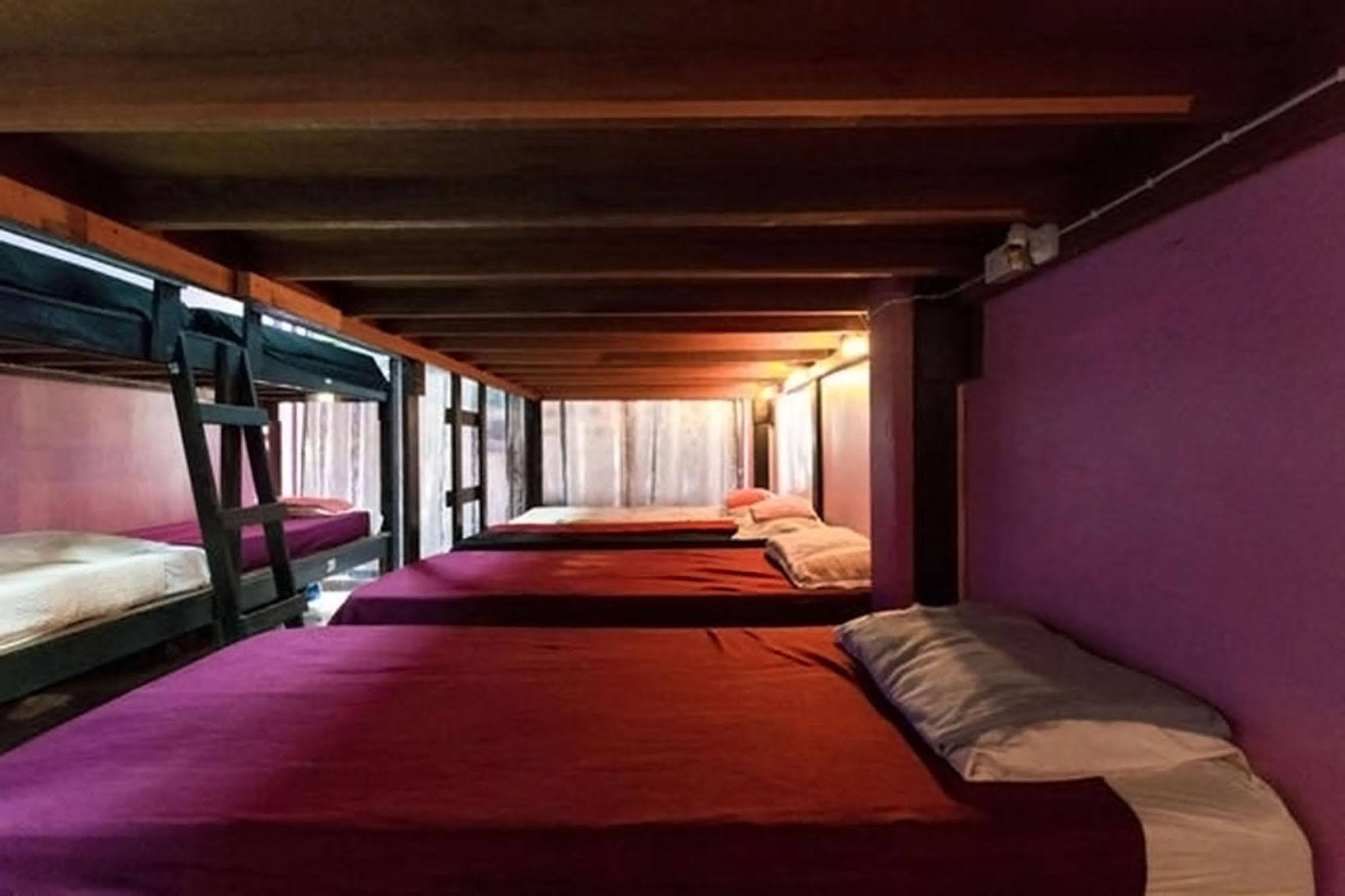 Wild & Wandering Backpacker Hostel & Bar Haad Rin Luaran gambar