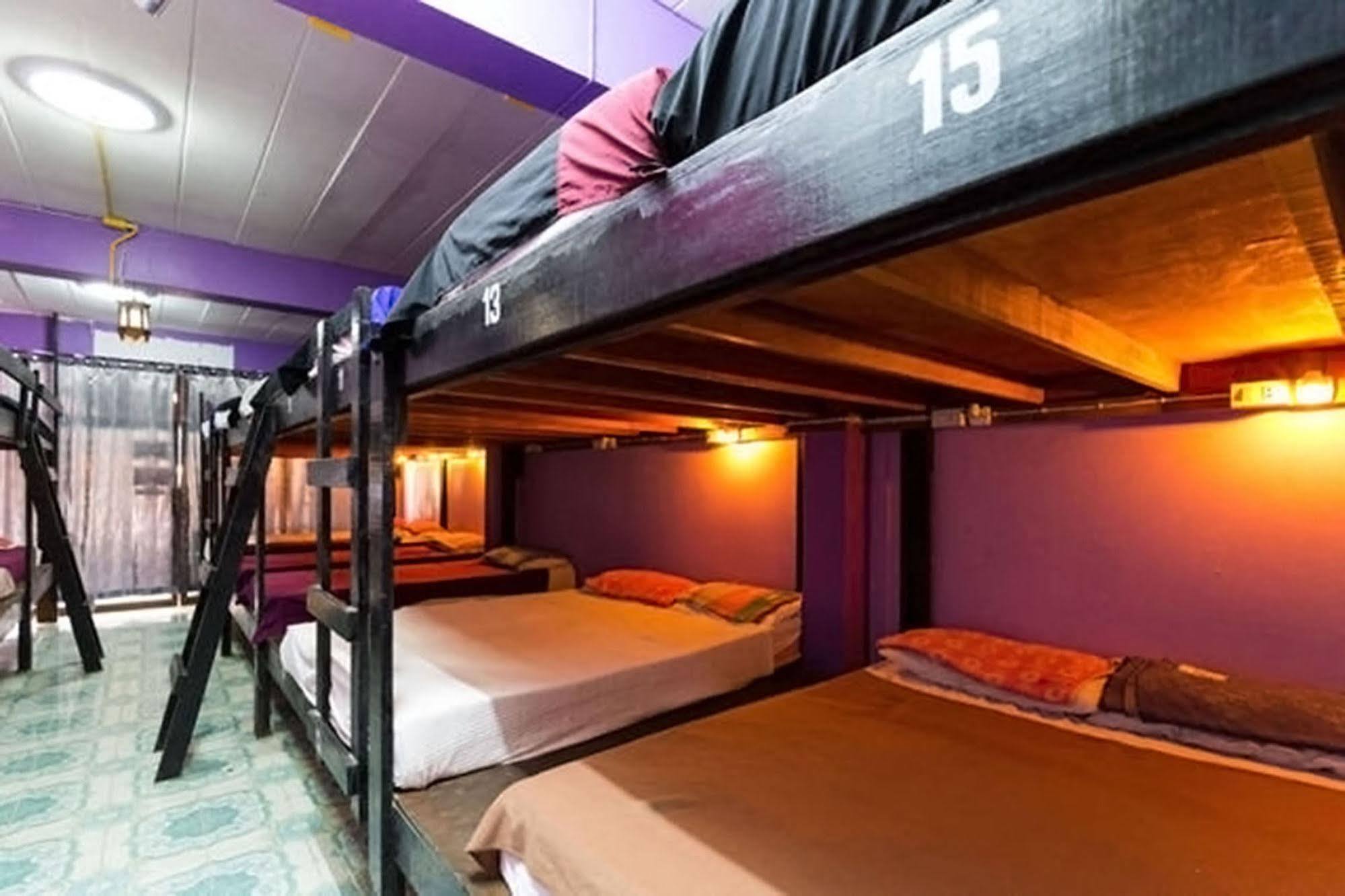 Wild & Wandering Backpacker Hostel & Bar Haad Rin Luaran gambar