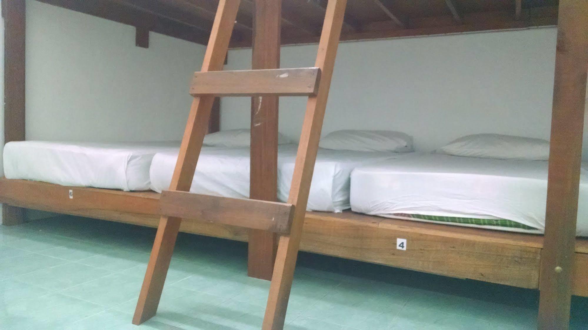 Wild & Wandering Backpacker Hostel & Bar Haad Rin Luaran gambar