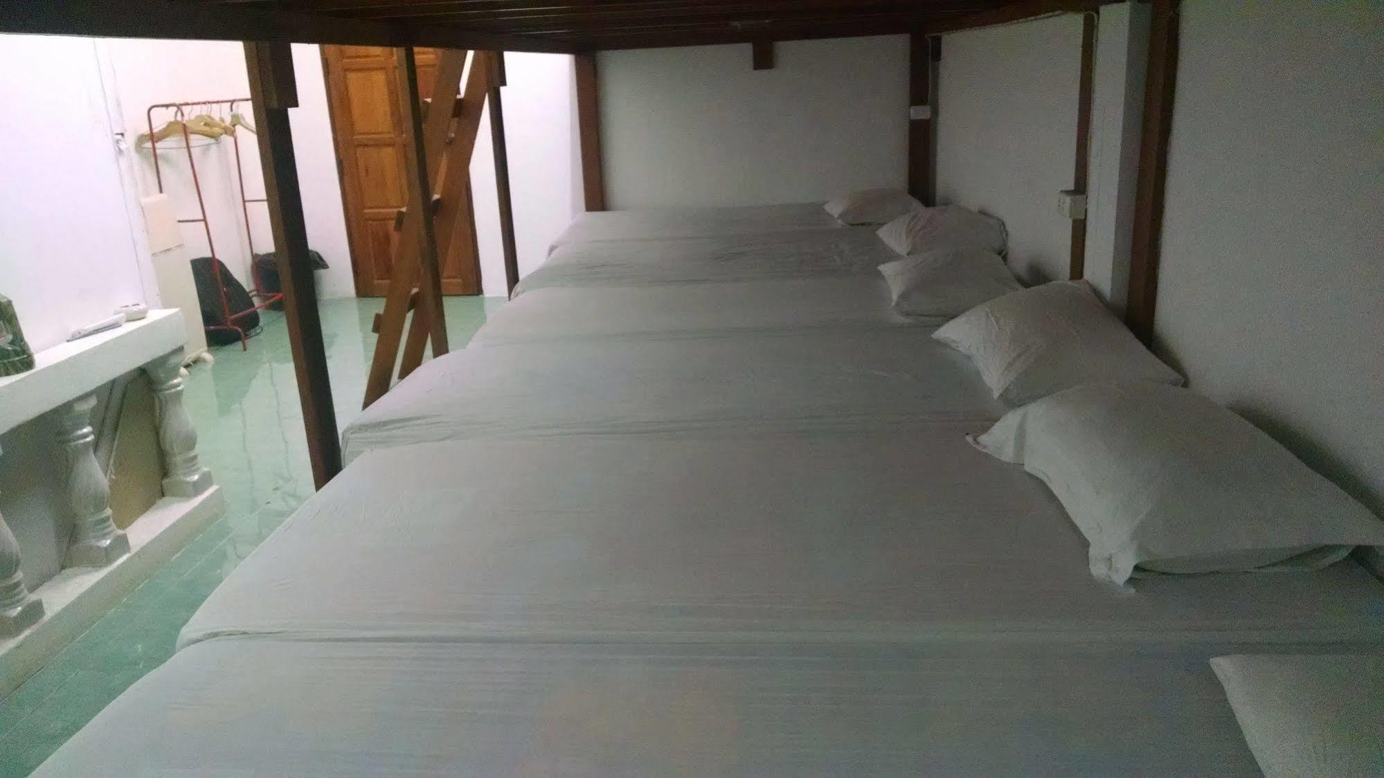 Wild & Wandering Backpacker Hostel & Bar Haad Rin Luaran gambar