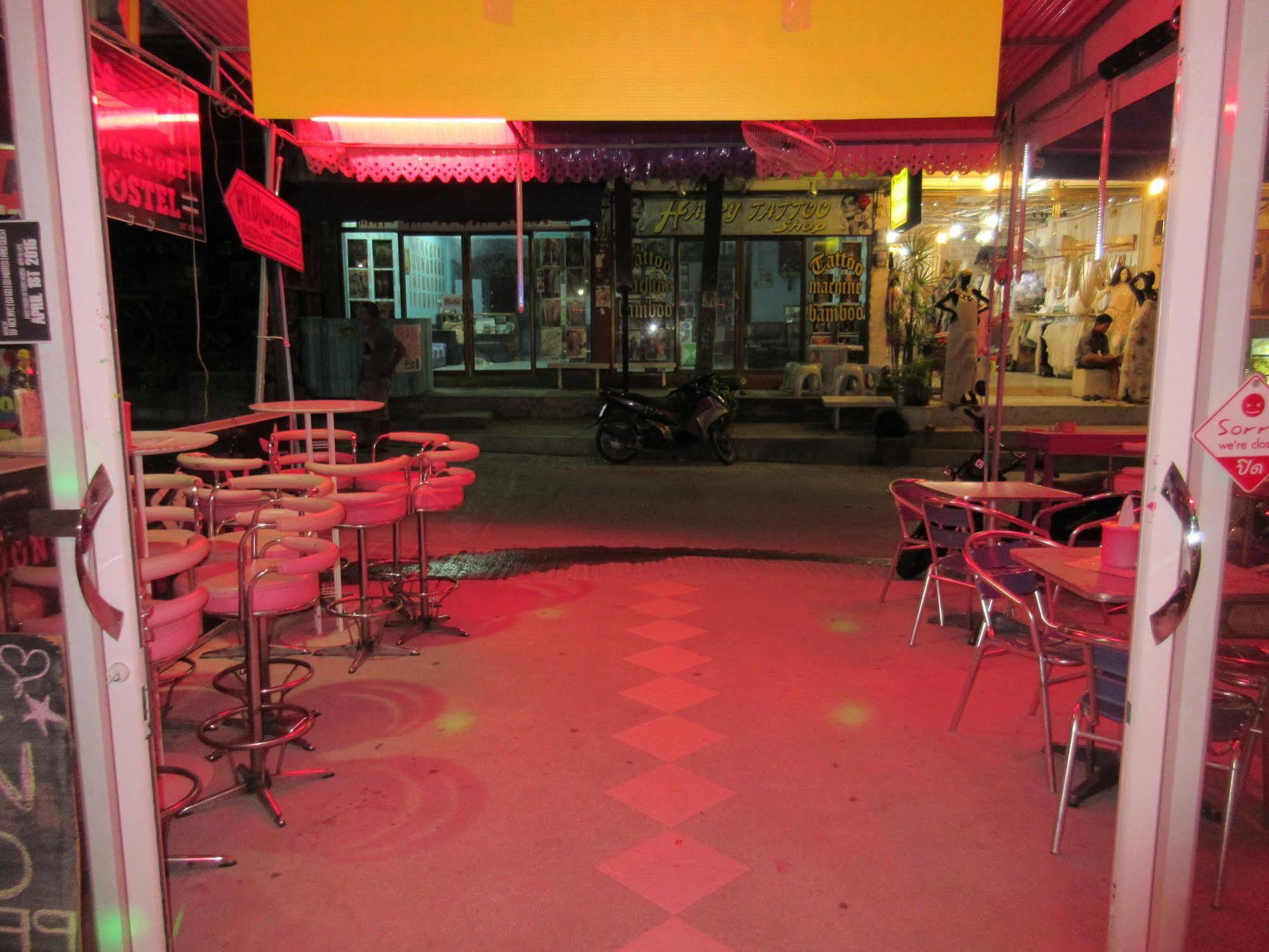 Wild & Wandering Backpacker Hostel & Bar Haad Rin Luaran gambar
