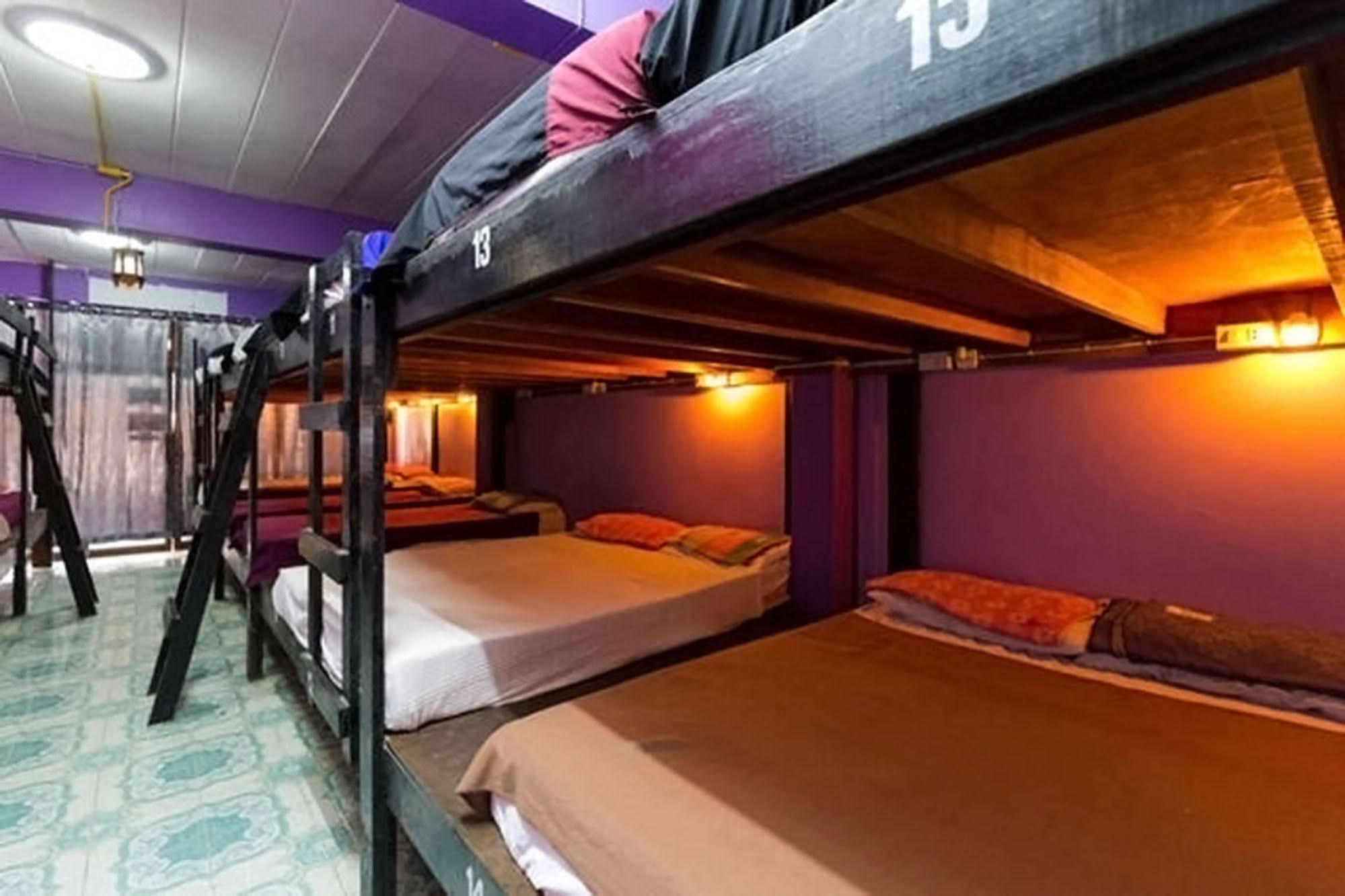 Wild & Wandering Backpacker Hostel & Bar Haad Rin Luaran gambar